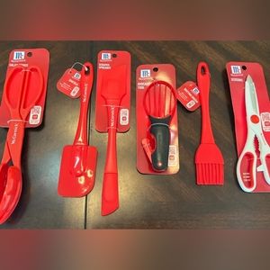 🆕️Brand New McCormick Kitchen Gadget 6 PieceSet, Salad Tongs, Spatula, Scissors